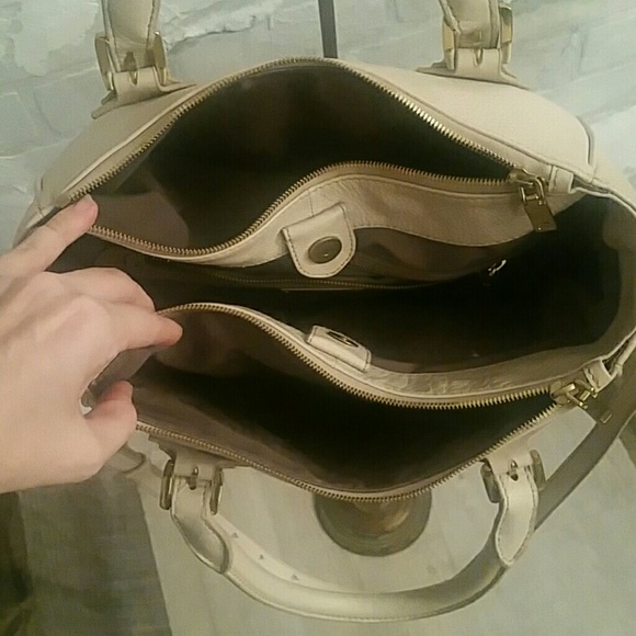 Gorgeous J.Crew cream leather purse gold hardware - Picture 4 of 8